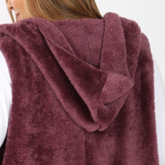 Plus Size Soft Faux Fur Hooded Vest - Picture 5 of 6